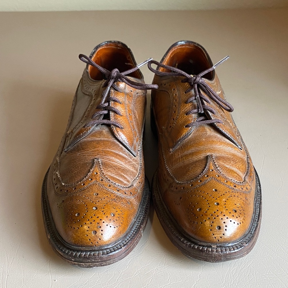 Men's Classic Leather Wingtip Brogues in Tan